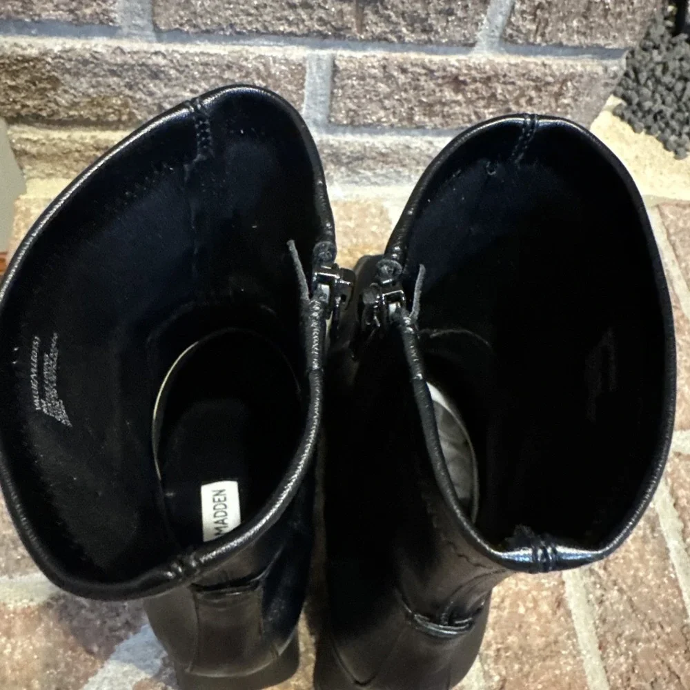 Steve Madden Womens Vallie Square Toe Bootie Size  9 Block Heel Boots